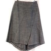 Oasis Size 8 Grey Short Skirt Oasis - Size: 8 - Grey - Long skirt