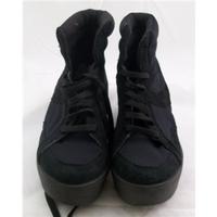 Office, size 7 black canvas platform hi-tops