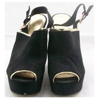 Office, size 6.5/40 black platform wedges