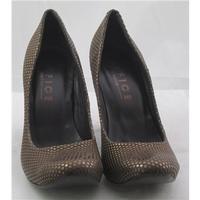 Office, size 6.5/40 brown bronze studded high heeled pumps