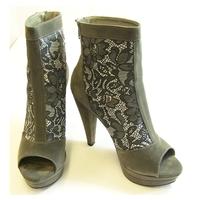 Office Size 7 Grey high-heeled platform peep toe boots