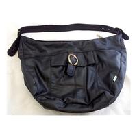 Ollie & Nic Size Large Black Top Handle Handbag