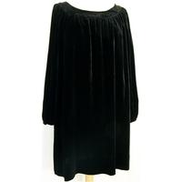 olive and orange size 12 black velvet knee length dress