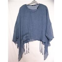 oliver jung size one size plus blue batwing top