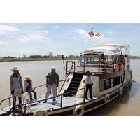 One-Way Cruise Transfer from Siem Reap to Phnom Penh Including Lunch and Hotel Transportation