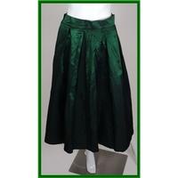 Opera by Richards - Size: 14 - Green - Long skirt