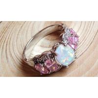 Opal-Style Ring With Pale Pink Morganite