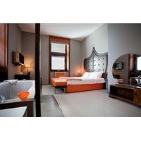 Orange Hotel