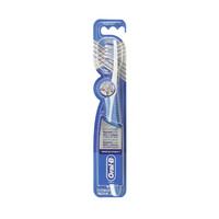 Oral-B Pro-Expert CrossAction Superior Clean 35 Medium Toothbrush