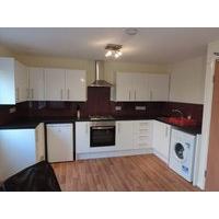 ORTON GOLDHAY, PETERBOROUGH-Room to rent in professional house share