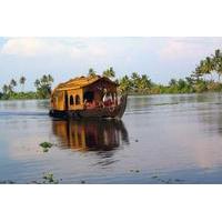 Overnight Private Tour: Romantic Kumarakom and Alleppey Houseboat Tour with Candlelight Dinner