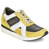 OXS PELLE-205 women\'s Shoes (Trainers) in yellow