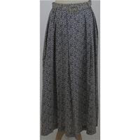 Oxford Shirt Co. size 12 blue & beige leaf patterned skirt