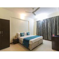 oyo apartments link road malad