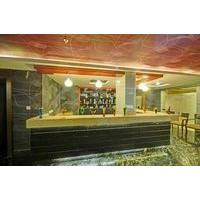 OYO Premium VIP Road