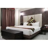 OYO Premium Vidhan Shabha Dehrad...