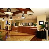 Paramount Plaza Hotel & Suites