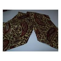 Pale Gold Paisley Patterned Cravat