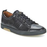 Pataugas MATTEI men\'s Shoes (Trainers) in black