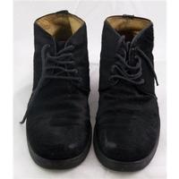 Patrick Cox, size 6.5/40 black pony skin chukka boots