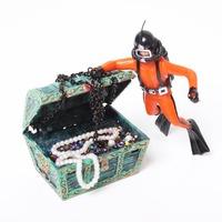 Penn Plax Treasure Diver