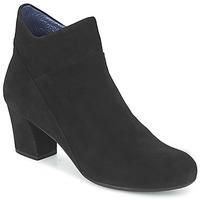 Perlato CAQUETA women\'s Low Ankle Boots in black