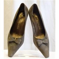 Peter Kaiser Grey Suede 6 Heeled Shoes