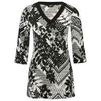 Petite ladies three quarter length sleeve V Neck jersey monochrome print tunic top - Black