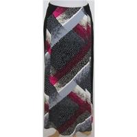 per una size 12 black mix patterned skirt