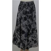 Per Una - Size: 10 - grey & black patterned skirt