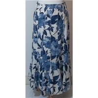 Per Una-Size 14r-Blue and white floral-Skirt.