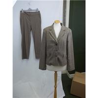 per una 2 piece trouser suit jacket size 14 trousers 12