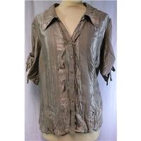 Per Una Size 16 Short sleeved metallics shirt Per Una - Size: 16 - Metallics - Short sleeved shirt