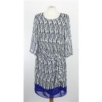 per una size 14 black and white patterned dress