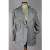 per una grey jacket