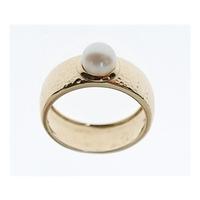 Pearl Ring with Hammered Gold Band ring size P