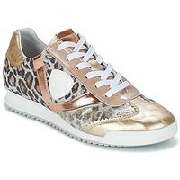 Philippe Morvan CARLY women\'s Shoes (Trainers) in gold