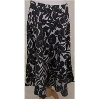 Phase Eight, size 12 black & white patterned linen skirt
