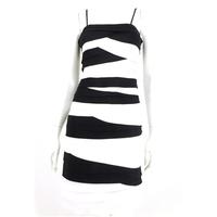 Phase Eight Size 8 Stunning Classic Monochrome black and white cocktail dress