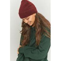 Pilled Knitted Beanie, MAROON