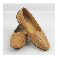 Pikolinos - Brown - Flat shoes - Size 5