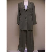 Platinum Green Trouser Suit Platinum - Size: 10 - Green - Trouser suit