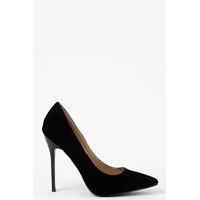 pointed court heel black