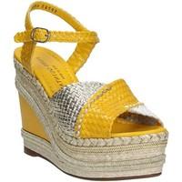 Pon´s Quintana 4998 Sandals women\'s Sandals in yellow