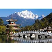 Private Lijiang City Day Tour of Lijiang Old Town, Black Dragon Pool, Dongba Culture Museum and Lion Hill