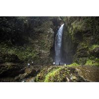 Private Tour: Cordoba Waterfalls Hiking Adventure from Armenia