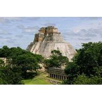 Private 2 Day Yucatan Peninsula Highlights Tour Chichen Itza Ik-kil Merida and Uxmal