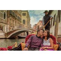 Private Tour: Venice Gondola Ride with Personal Photographer