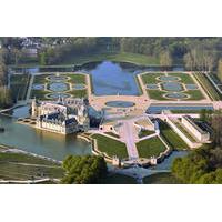 Private transfer from Paris to Chantilly or Chateau de Montvillargenne