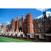 Private Tour: Hampton Court Palace Walking Tour with Historian Guide